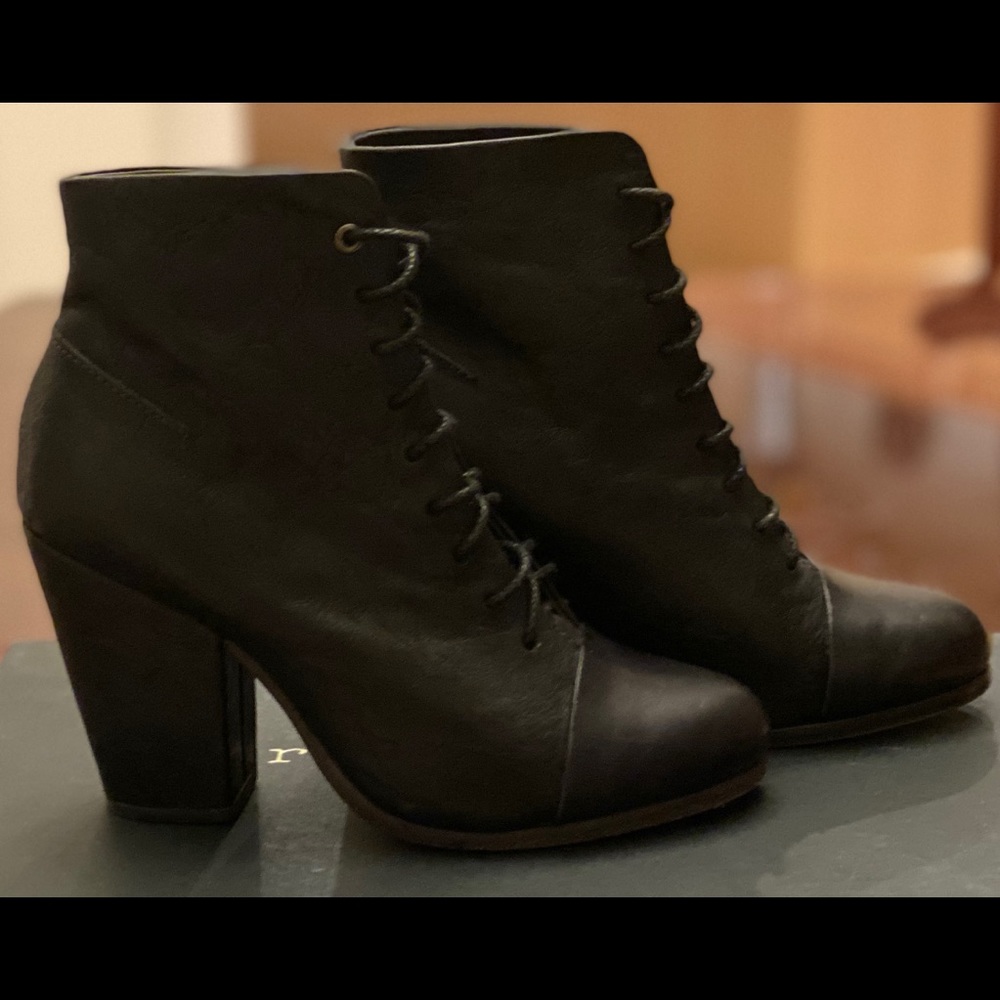 RAG & BONE BLACK LEATHER LACEUP BOOTS. SIZE 36.